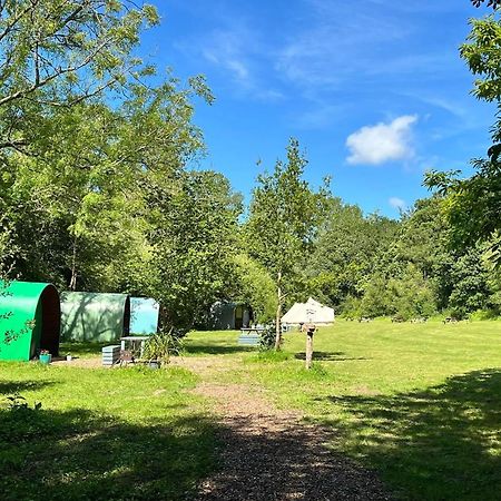 Battle Pods And Bells Glamping Hotel Bagian luar foto
