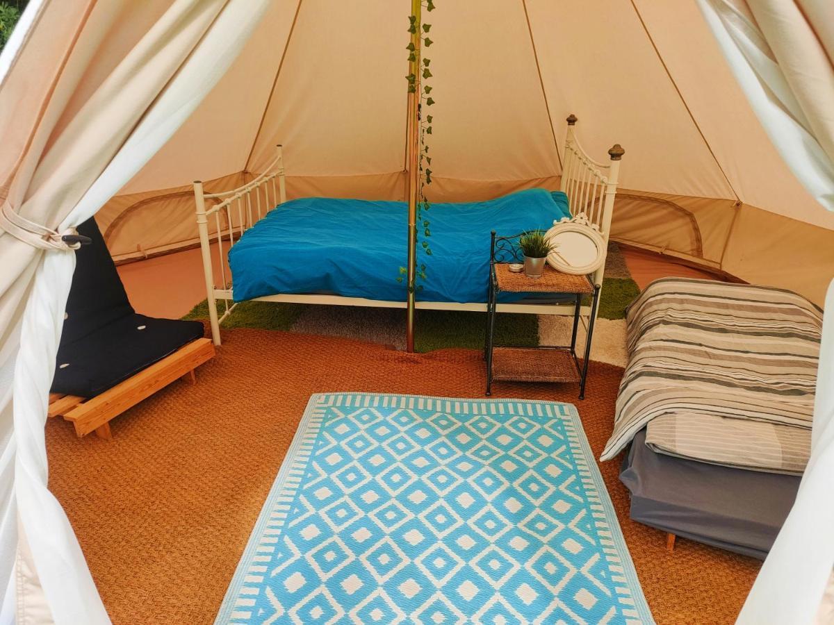Battle Pods And Bells Glamping Hotel Bagian luar foto