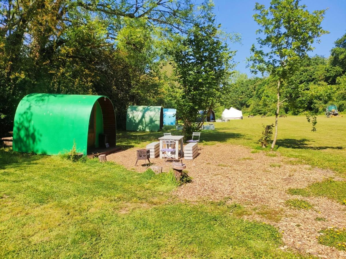 Battle Pods And Bells Glamping Hotel Bagian luar foto