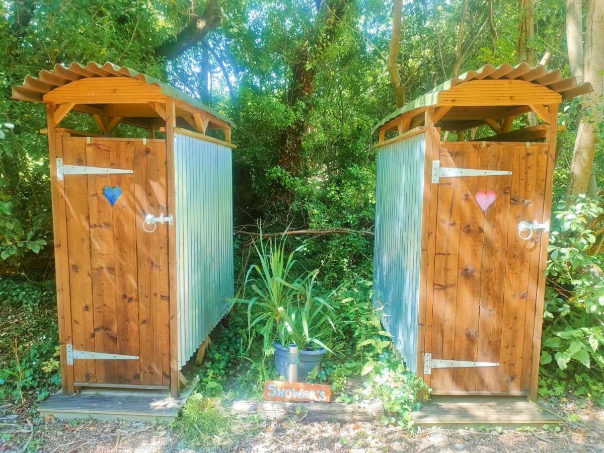 Battle Pods And Bells Glamping Hotel Bagian luar foto