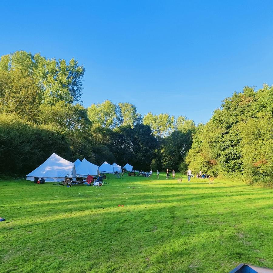 Battle Pods And Bells Glamping Hotel Bagian luar foto